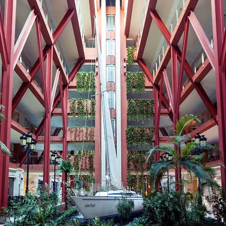 World Hotel 4*