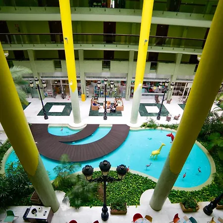 Hotel World 4*