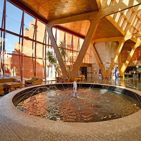 World Hotel 4*